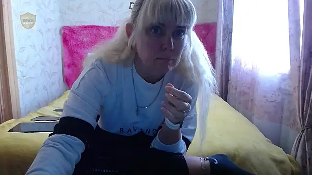 SunnySylvia online show from June 1, 6:02 am