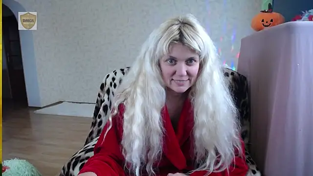 SunnySylvia online show from October 24, 6:01 am