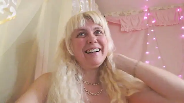 SunnySylvia online show from February 12, 6:07 pm