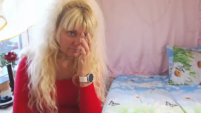 SunnySylvia online show from November 17, 7:12 am