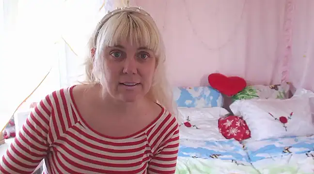 SunnySylvia online show from March 2, 11:30 am