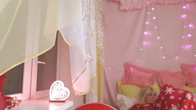 SunnySylvia online show from February 15, 8:30 pm