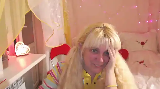 SunnySylvia online show from March 18, 5:23 pm