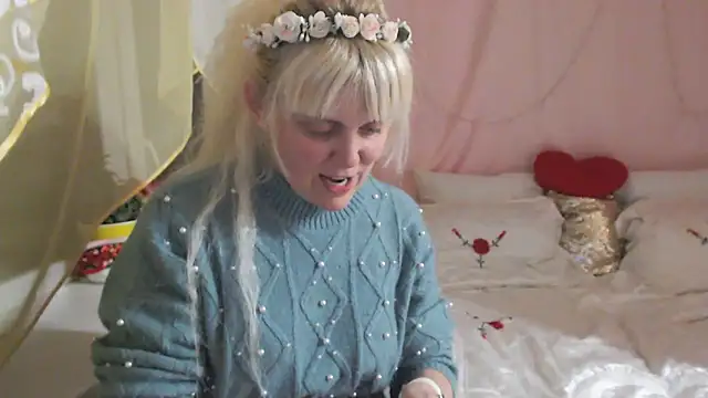 SunnySylvia online show from March 26, 6:06 pm