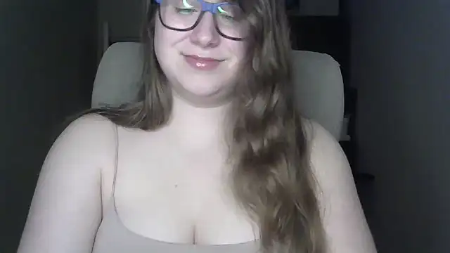 Snapshot of SeasonalSomeone chatting on June 14, 9:27 pm SeasonalSomeone online show from June 14, 9:27 pm