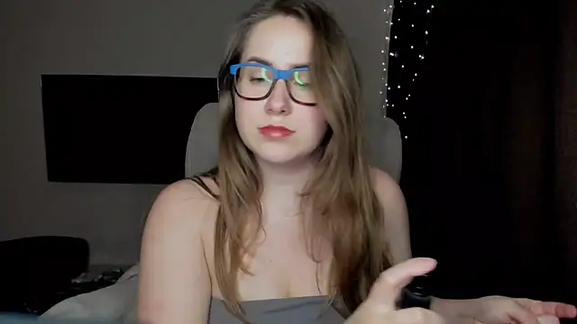 Snapshot of SeasonalSomeone chatting on October 27, 11:27 pm SeasonalSomeone online show from October 27, 11:27 pm