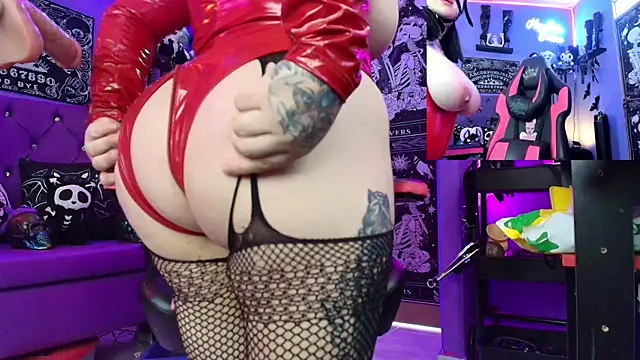 Snapshot of fetishkinkymeganx chatting on March 8, 5:11 pm fetishkinkymeganx online show from March 8, 5:11 pm