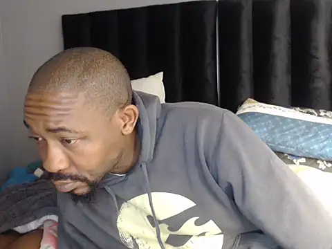 Snapshot of Ogmelo chatting on July 18, 11:24 pm Ogmelo online show from July 18, 11:24 pm