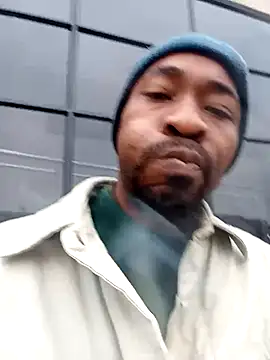 Snapshot of Ogmelo chatting on June 22, 5:37 am Ogmelo online show from June 22, 5:37 am