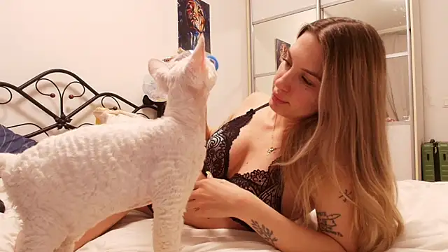 Eziliz online show from April 1, 7:33 pm