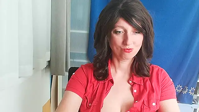 Snapshot of hotdestany chatting on February 10, 2:16 pm hotdestany online show from February 10, 2:16 pm