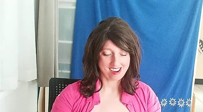 Snapshot of hotdestany chatting on February 28, 1:58 pm hotdestany online show from February 28, 1:58 pm
