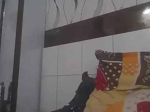 Snapshot of hotindianstud chatting on February 26, 1:32 pm hotindianstud online show from February 26, 1:32 pm