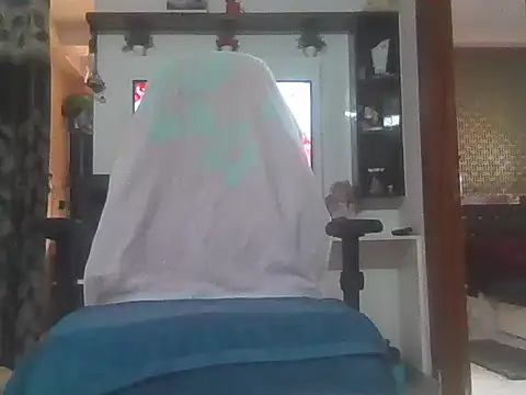 Snapshot of hotindianstud chatting on February 15, 5:41 am hotindianstud online show from February 15, 5:41 am