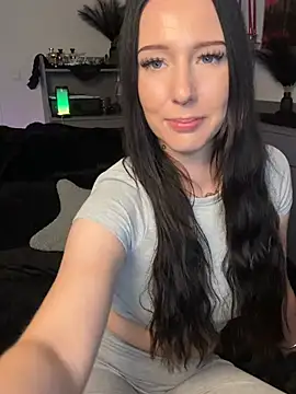 Trixie-Tainted online show from April 15, 7:58 pm