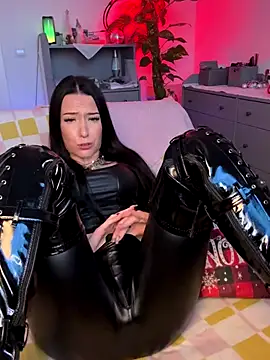 Trixie-Tainted online show from December 18, 2:43 pm