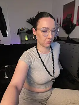 Trixie-Tainted online show from February 10, 4:17 pm