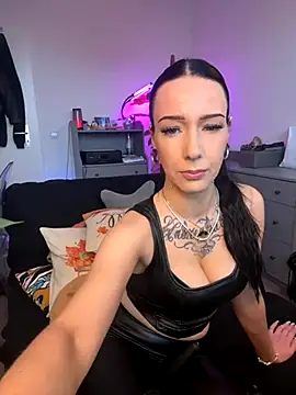 Trixie-Tainted online show from November 10, 3:06 pm