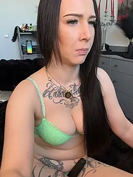 Trixie-Tainted online show from March 6, 1:50 pm