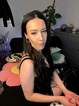 Trixie-Tainted online show from October 28, 4:06 pm