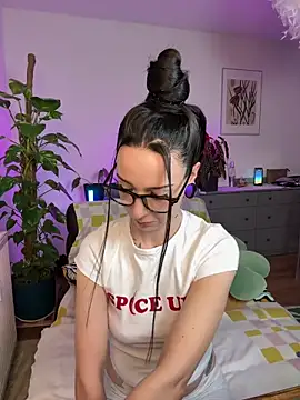 Trixie-Tainted online show from March 15, 1:40 pm