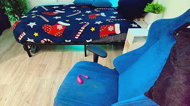 CranberryHot online show from February 22, 4:26 am