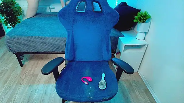 CranberryHot online show from November 28, 9:15 pm