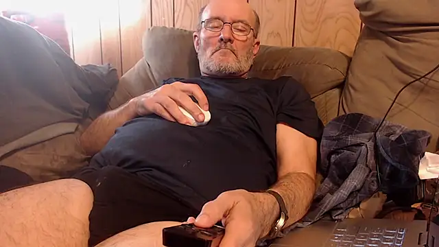 snickers1 online show from April 12, 2:09 pm