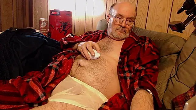 Snapshot of snickers1 chatting on December 18, 3:55 am snickers1 online show from December 18, 3:55 am