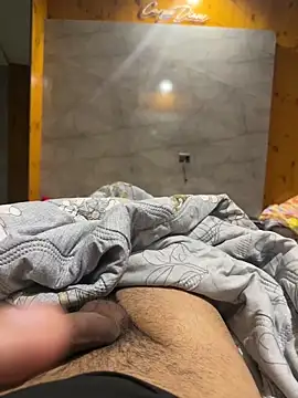 arju9699 online show from October 26, 1:44 pm