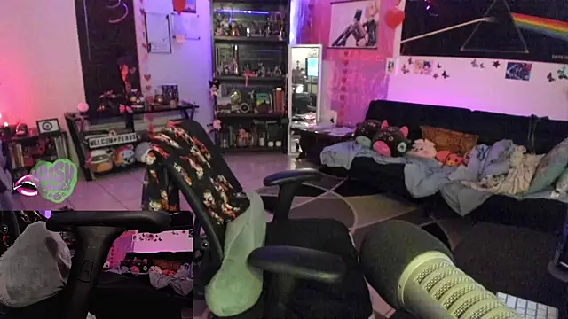 Snapshot of kushlungs666 chatting on March 2, 12:36 pm kushlungs666 online show from March 2, 12:36 pm