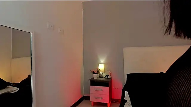 NataliaBuiles online show from March 10, 11:25 am