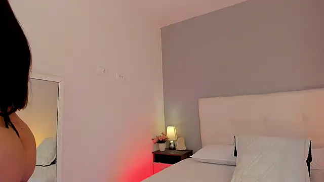 NataliaBuiles online show from December 4, 5:56 pm