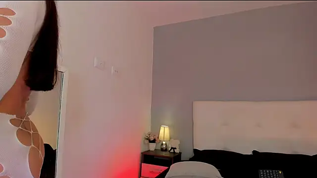 NataliaBuiles online show from April 18, 7:07 pm