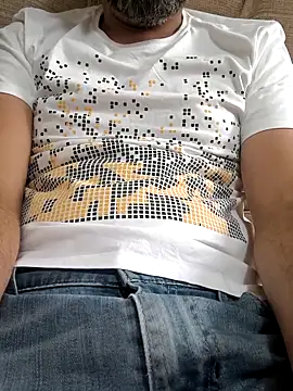 Snapshot of Leo_Big chatting on November 6, 10:52 am Leo Big online show from November 6, 10:52 am