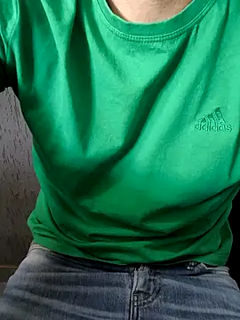 Snapshot of Leo_Big chatting on December 1, 11:55 am Leo Big online show from December 1, 11:55 am