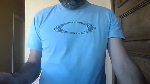 Snapshot of Leo_Big chatting on May 12, 3:40 pm Leo Big online show from May 12, 3:40 pm