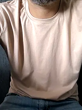 Snapshot of Leo_Big chatting on November 3, 11:58 am Leo Big online show from November 3, 11:58 am