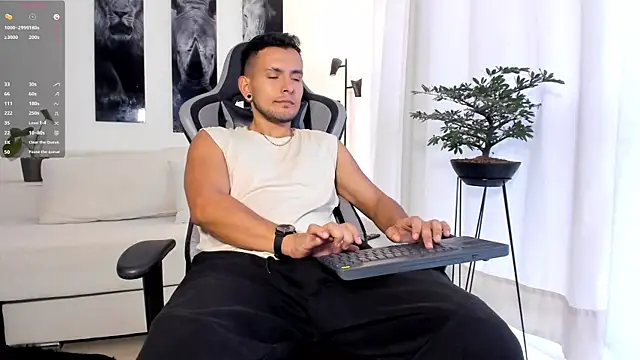 Snapshot of Stud_samu chatting on October 10, 7:36 pm Stud samu online show from October 10, 7:36 pm