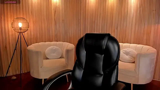 MorganHicks online show from October 17, 8:43 pm