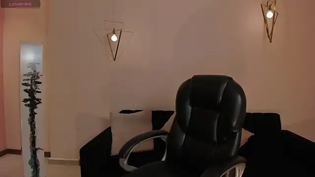 MorganHicks online show from April 2, 11:17 am