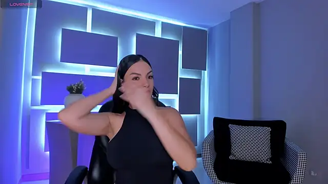 MorganHicks online show from April 14, 11:04 am