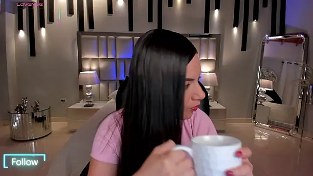 MorganHicks online show from December 5, 7:55 pm