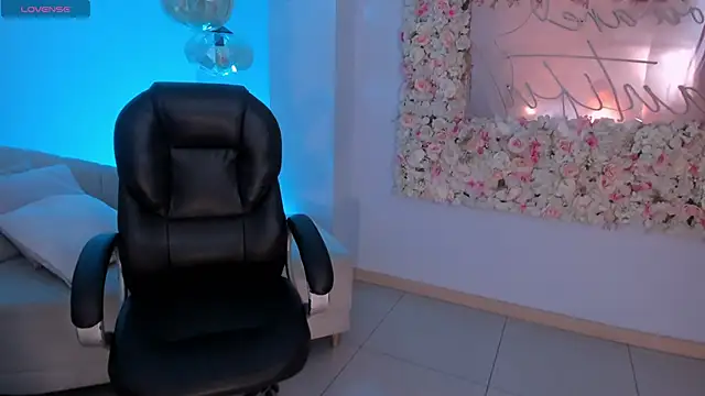 MorganHicks online show from February 12, 7:57 pm