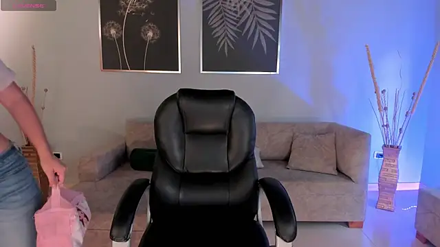 MorganHicks online show from September 21, 12:10 pm