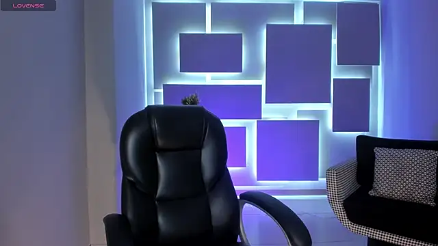 MorganHicks online show from April 13, 11:03 am