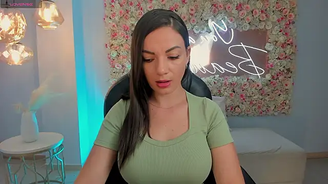 MorganHicks online show from February 11, 7:25 pm