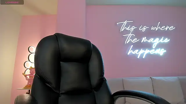 MorganHicks online show from March 22, 7:20 pm