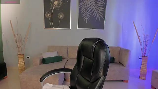 MorganHicks online show from November 18, 7:50 pm