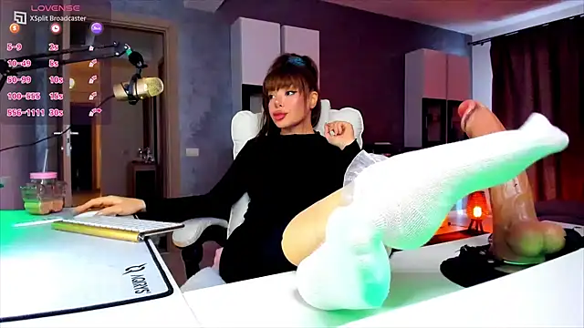 Miss kay1111 online show from April 19, 2:51 pm